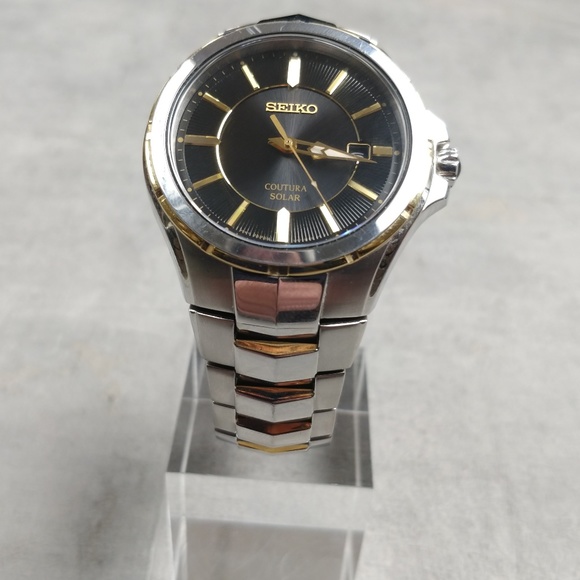 seiko solar watch v157